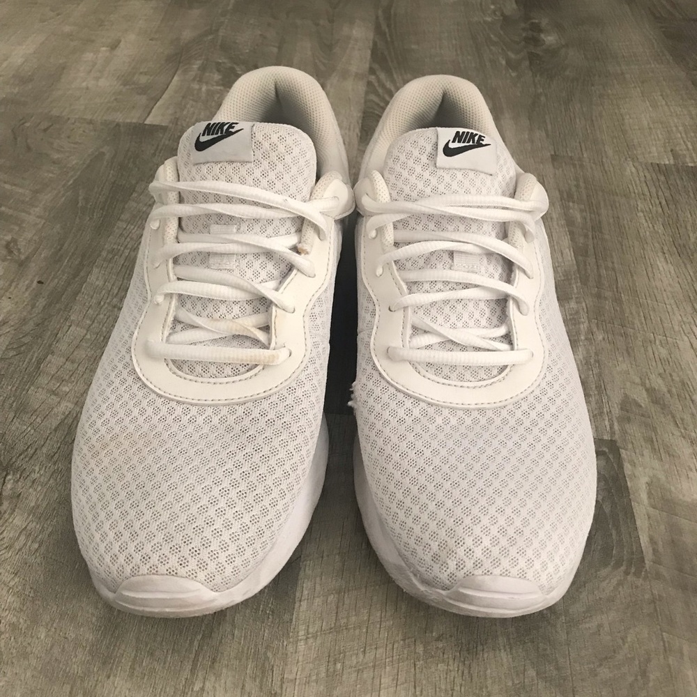 White Nike’s